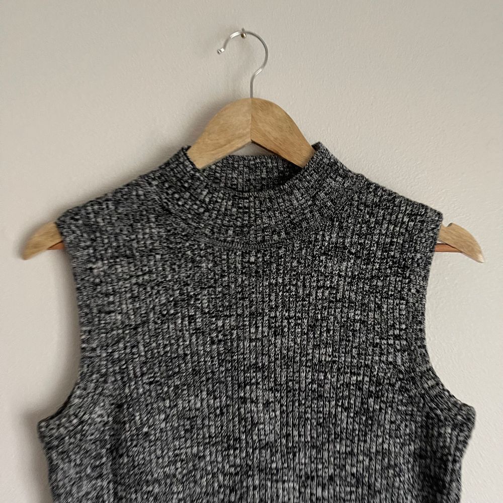 Vintage Studio 1 Ribbed Knit Turtleneck Sleeveless Sweater - Picture 4 of 10
